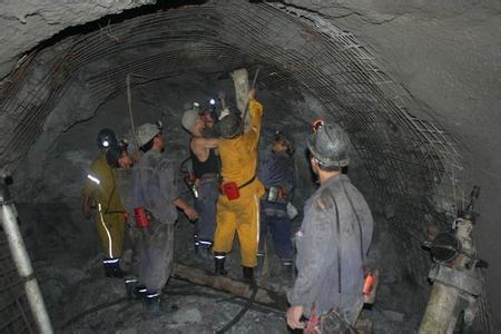 美兰工程爆破中的危险因素分析以及应对工程爆破危险的措施
